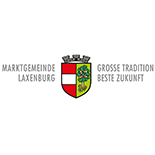 Logo der Marktgemeinde Laxenburg mit Schriftzug Grosse Tradition Beste Zukunft