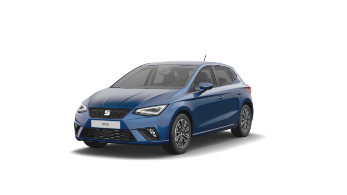 Blauer SEAT Ibiza in drei-viertel Ansicht